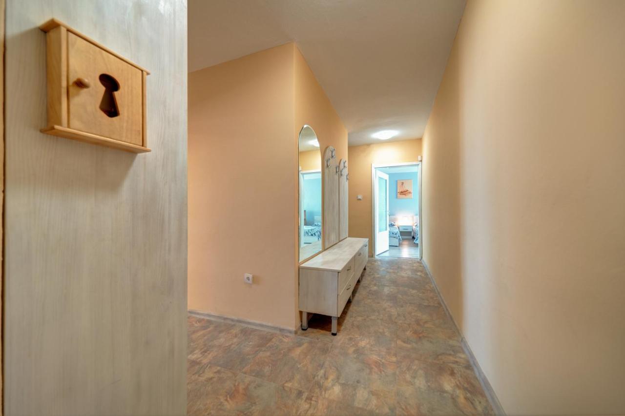 Daisy - 3 Room And Kitchen Apartment In Lazur Burgas Exterior photo